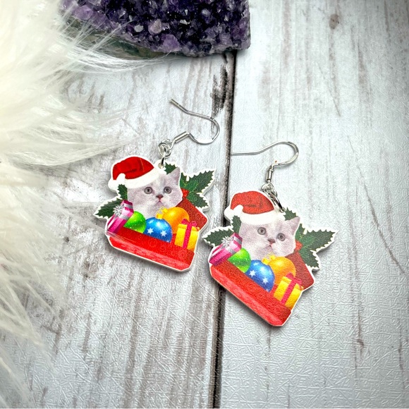 Christmas Kitty Dangling Earrings - Picture 1 of 5